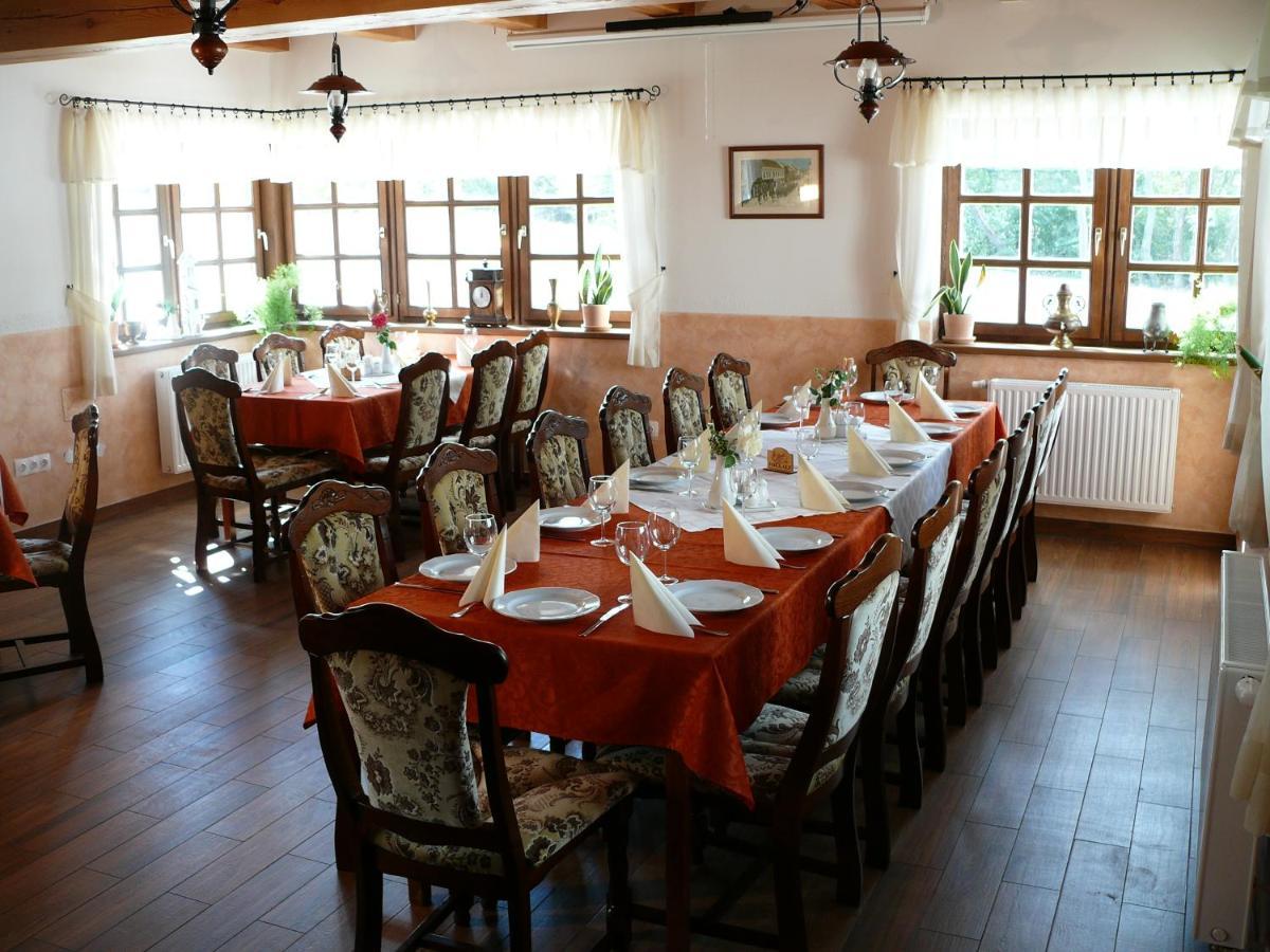 Kadarta Vendeglo Panzio Bed & Breakfast Veszprem Exterior photo