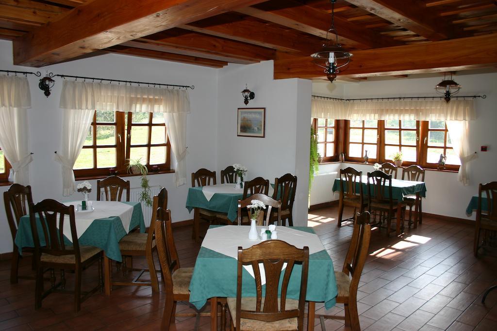 Kadarta Vendeglo Panzio Bed & Breakfast Veszprem Exterior photo